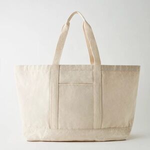 Aritzia TNA Canvas Tote Beach Bag 1 Exterior and 2 Interior Pockets 100% Cotton